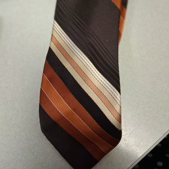 Bundle ...Elegant Men's Tie Set - Blue, Brown, and Purple 3 For Thr Price Of 1. - Picture 3 of 6